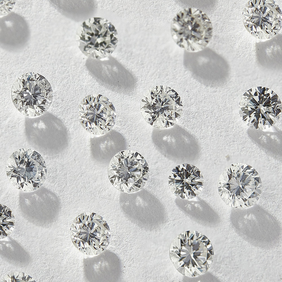 0.90-1.25 mm Round Natural White Melee Diamonds, Mixed Sieve, DEF Color, SI3-I1 Clarity